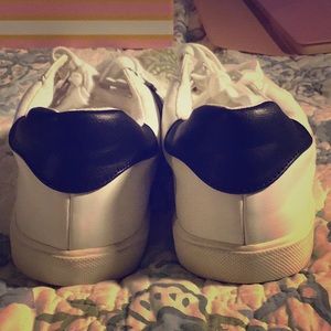 AEROPOSTALE sneakers